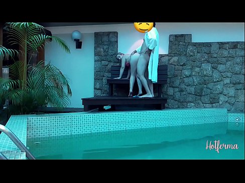 ❤️ Šéf pozve služebnou k bazénu, ale neodolala žhavému Tvrdé porno u nás ☑